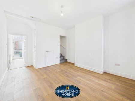 4 bedroom terraced house to rent - Photo 3