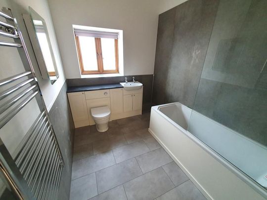 3 bedroom barn conversion to rent - Photo 1