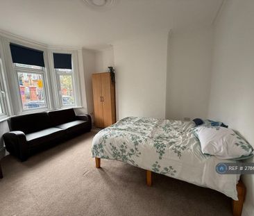 4 bedroom terraced house to rent - Photo 1