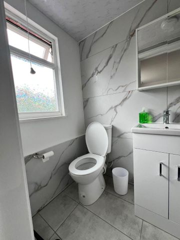 1 bedroom in a house share to rent - Photo 5