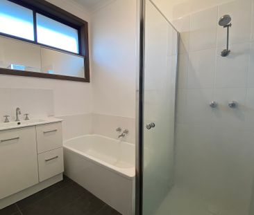 3/32 Grieve Parade, Altona VIC 3018 - Villa For Rent | Domain - Photo 1