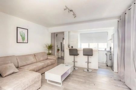 Location Appartement 1 pièce 33m² VALLAURIS 06220 - Photo 2