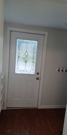 Oshawa bunglow unit for rent - Photo 1