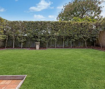 Private full brick family haven in the sought-after 'Avenues' - Photo 2