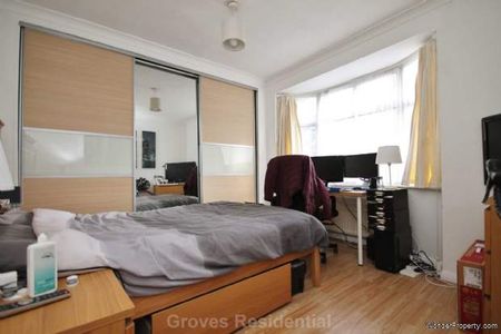 2 bedroom property to rent in New Malden - Photo 3