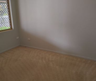 3 Bedroom, 1 Bathroom Stand Alone House - Photo 5