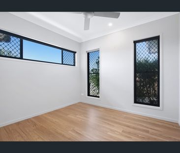 Luxurious 3 bedroom home with heated mineral pool and thoughtful la... - Photo 4