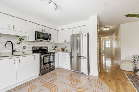 For Lease - 2455 Springforest Drive, Oakville, Ontario - Photo 3