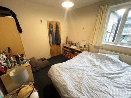 4 bedroom terraced house to rent - Photo 3