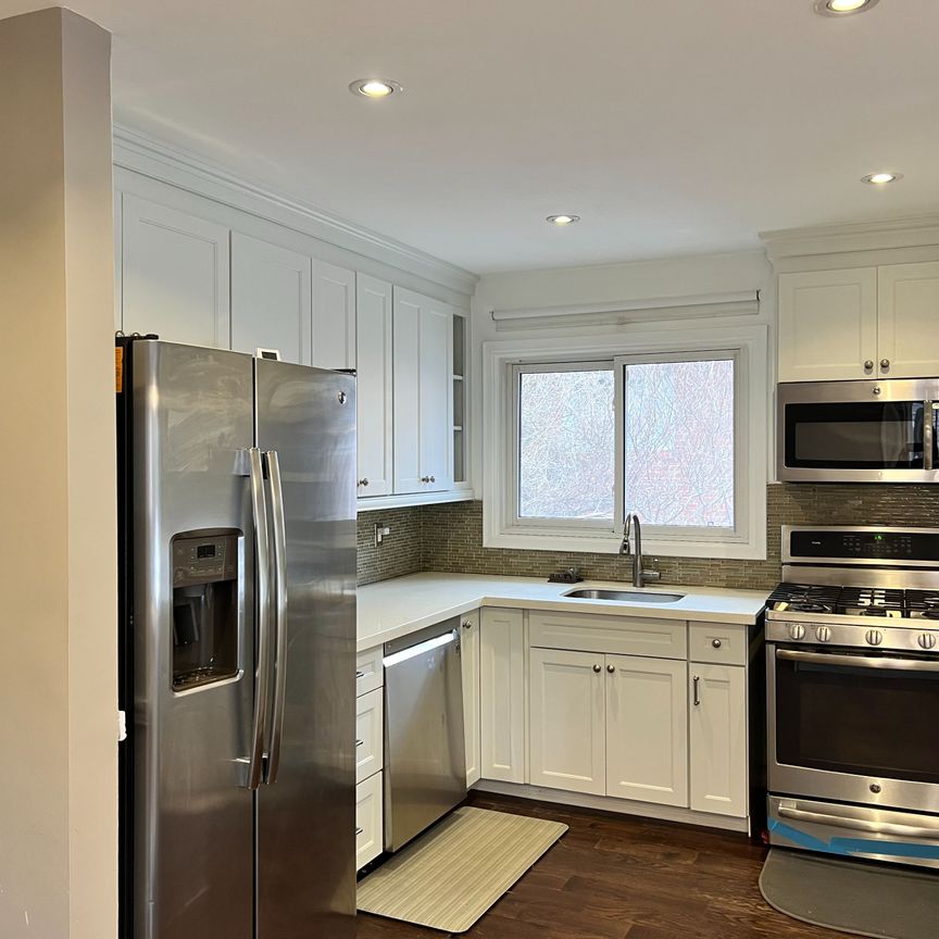 For Lease - 10 Golfhaven Drive, Toronto, Ontario - Photo 1