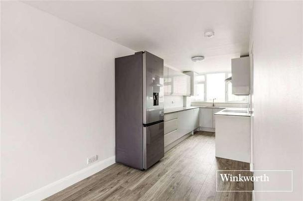 Nether Street, London, N3 - Photo 1