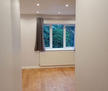 1 bedroom mews to rent - Photo 6
