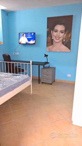 stanza per studentessa zona prati libera dal 1 dic - Photo 2