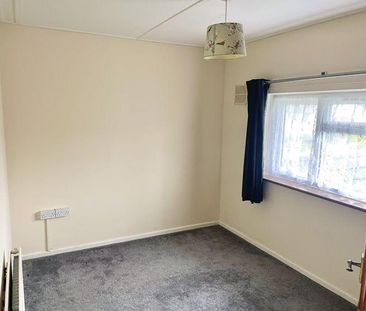 2 bedroom end of terrace house to rent - Photo 4