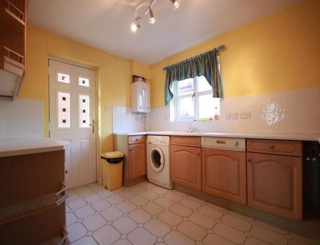 4 Bedroom Detached Available Arranging tenancy - Photo 4