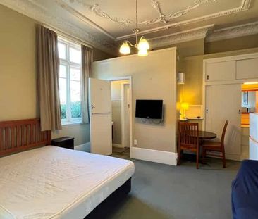 Fully self contained & furnished unit - Photo 5