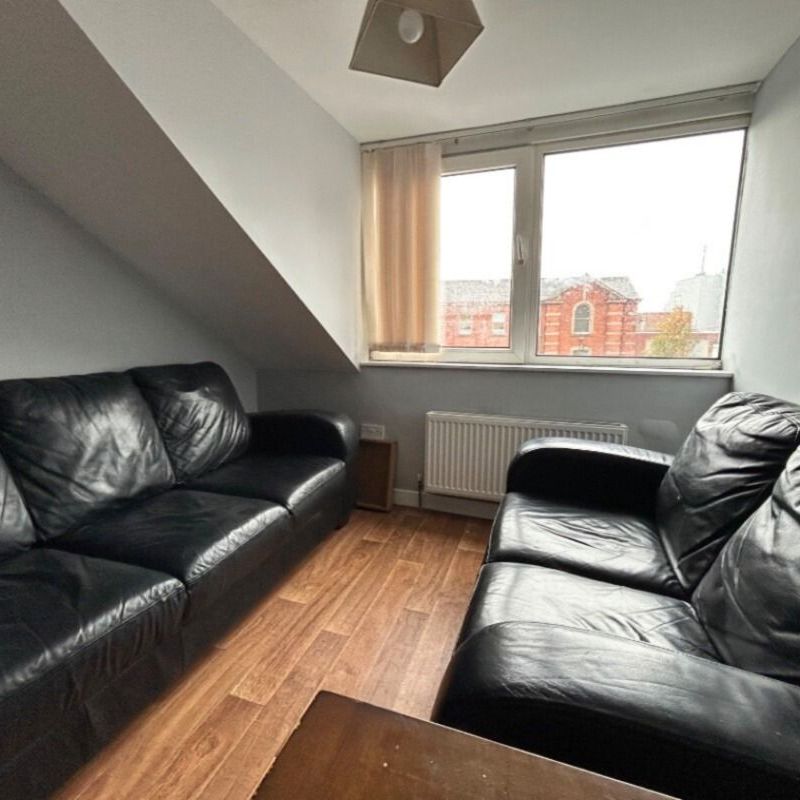Apt 2, 121 Falls Road, Belfast BT12 6AA - Photo 1