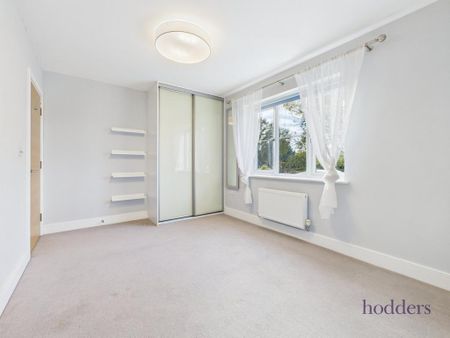 5 bedroom detached house to rent - Photo 4