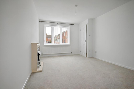 2 bedroom semi-detached house to rent - Photo 4