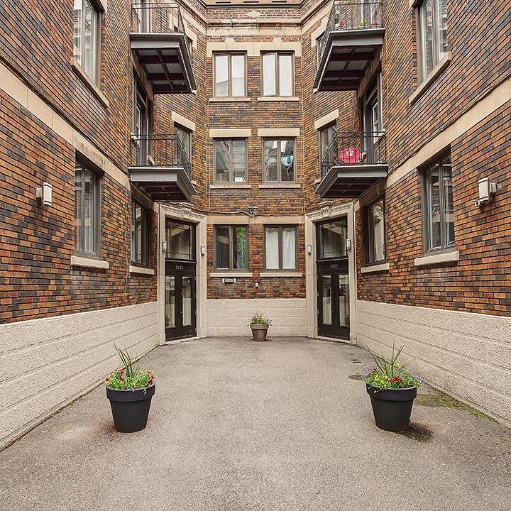 2 Bedroom - 3655 Ste-Famille, Montréal - Photo 1