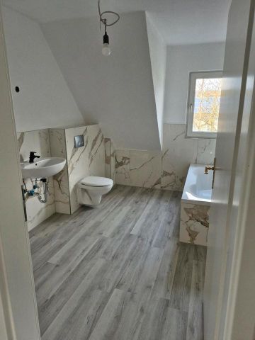 Schöne Sanierte 2 Zimmer Wohnung in Lohrheim zu Vermieten - Photo 2