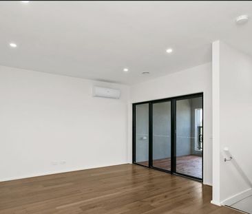 Contemporary Edge & Stylish Design - Photo 2