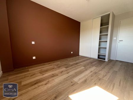 Location Appartement 4 pièces 82m² FEILLENS 01570 - Photo 4