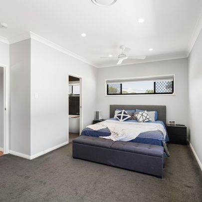 Family home available! - Photo 1