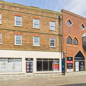 High Street, Maidenhead High Street, Maidenhead - Photo 3
