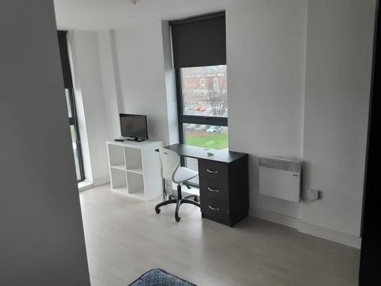 Studio to rent - Photo 1