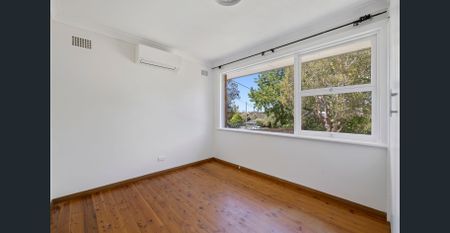 Family Favourite In Ultra-Convenient Locale - Photo 4