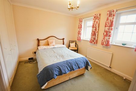Wishford Court, Ashtead, Surrey, KT21 1RR - Photo 4
