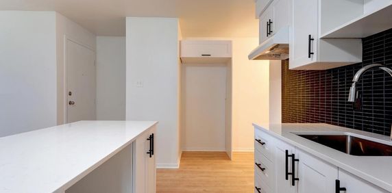 3 1/2 Style-Condo rénové à Mirabel (St-Janvier) - Juillet - Internet inclus - Photo 2