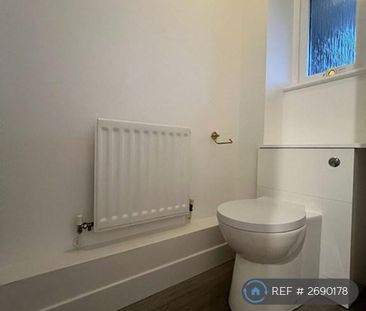 4 bedroom detached house to rent - Photo 6