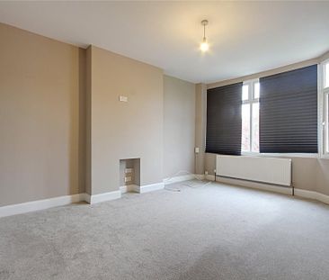 2 bedroom maisonette to rent - Photo 2