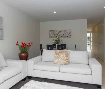 Sunny 3 bedroom townhouse for rent! - Photo 4