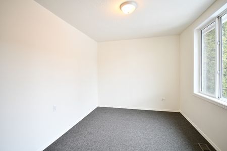 799 Nicola Street - Top Floor - Photo 2