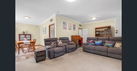 Four bedroom home - Photo 3