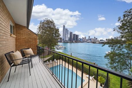 Harbour-facing waterfront reserve townhouse with sweeping views. - Photo 5