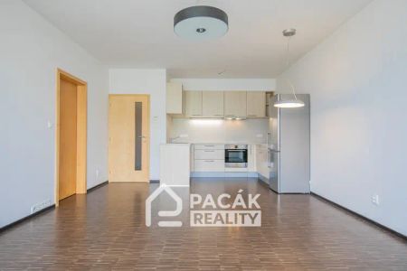 Pronájem prostorného bytu 2+kk s lodžií a vnitřním garážovým stáním v zánovní novostavbě v Olomouci, ul. Peškova - Фото 5
