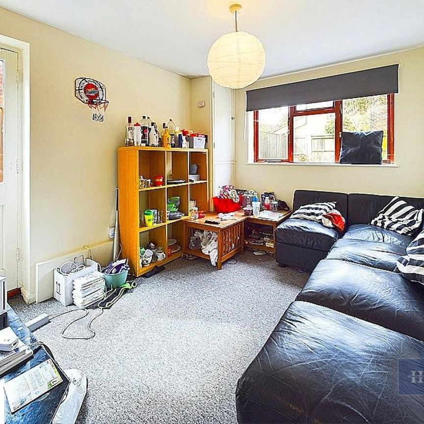 5 bedroom House To Let - Photo 1