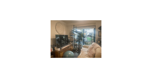 Peacefully set in a quiet street, this cosy 1 bedroom apartment offers modern living spaces with an abundance of natural light and renovated bathroom - Photo 1