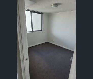Two bed-room apartment walk to chermside shopping centre - Photo 2