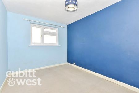 3 bedroom semi-detached bungalow to rent - Photo 5