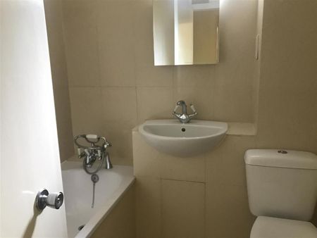 3 bedroom maisonette to rent - Photo 3