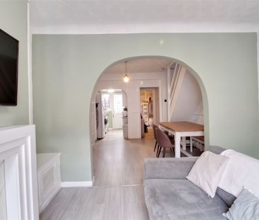 2 Bedroom - Photo 2