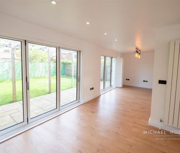 4 bedroom detached house to rent - Photo 4