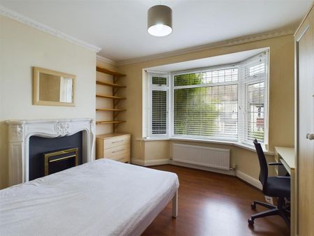 4 bedroom terraced house to rent - Photo 5