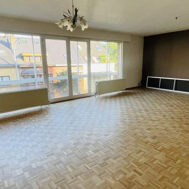 Appartement te huur in Sint-Andries voor € 900 met 2 slaapkamers - Photo 1