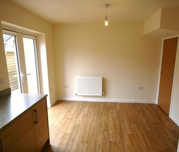 3 bedroom semi-detached house to rent - Photo 4